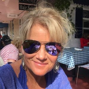 Meet your Posher, Gina